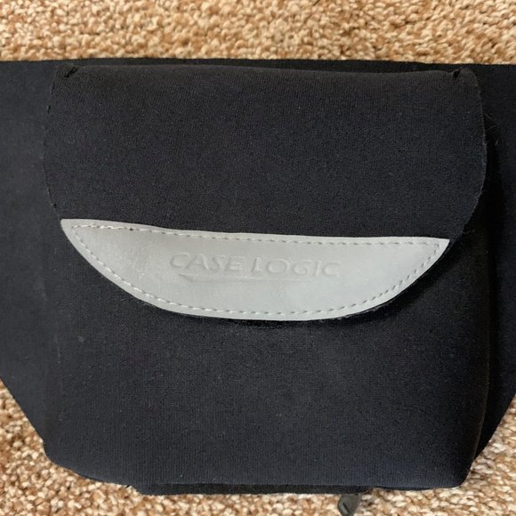 Case Logic Fanny Pack For Portable Cd Player - Picture 3 of 4